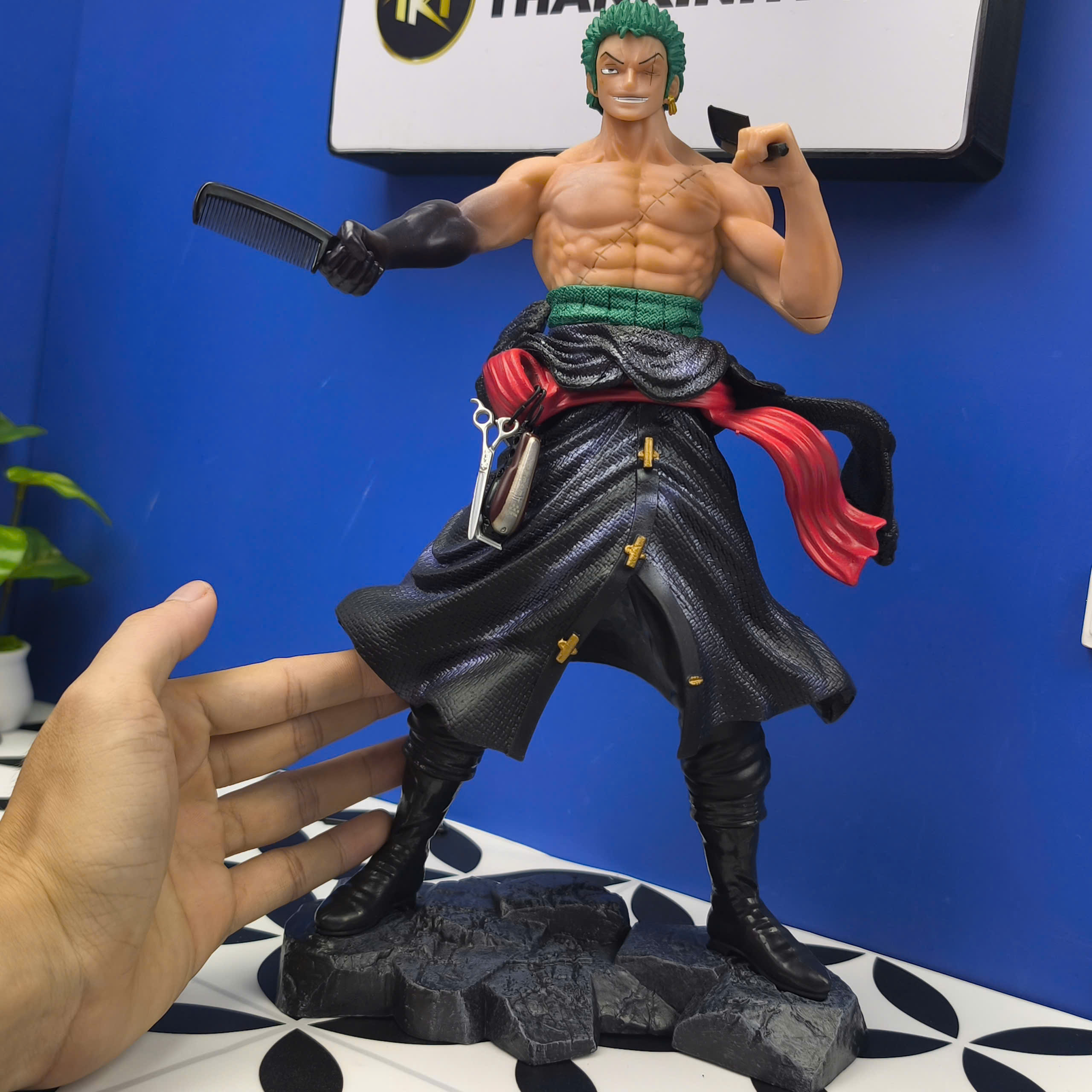 Mô Hình Tiệm Tóc Barber Zoro 33cm
