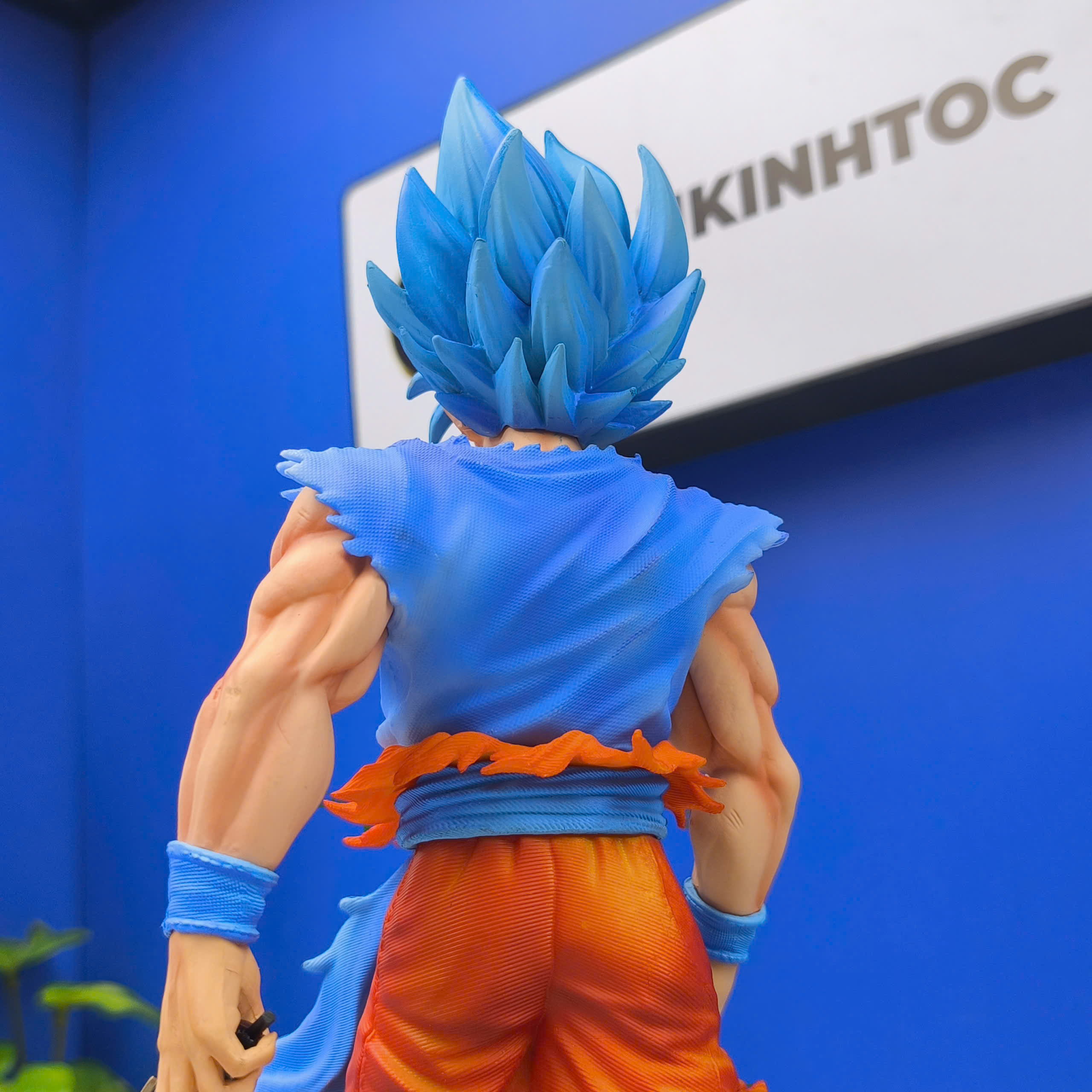Mô Hình Tiệm Tóc Barber Son Goku Super Saiyan Blue Decor Cao 30cm