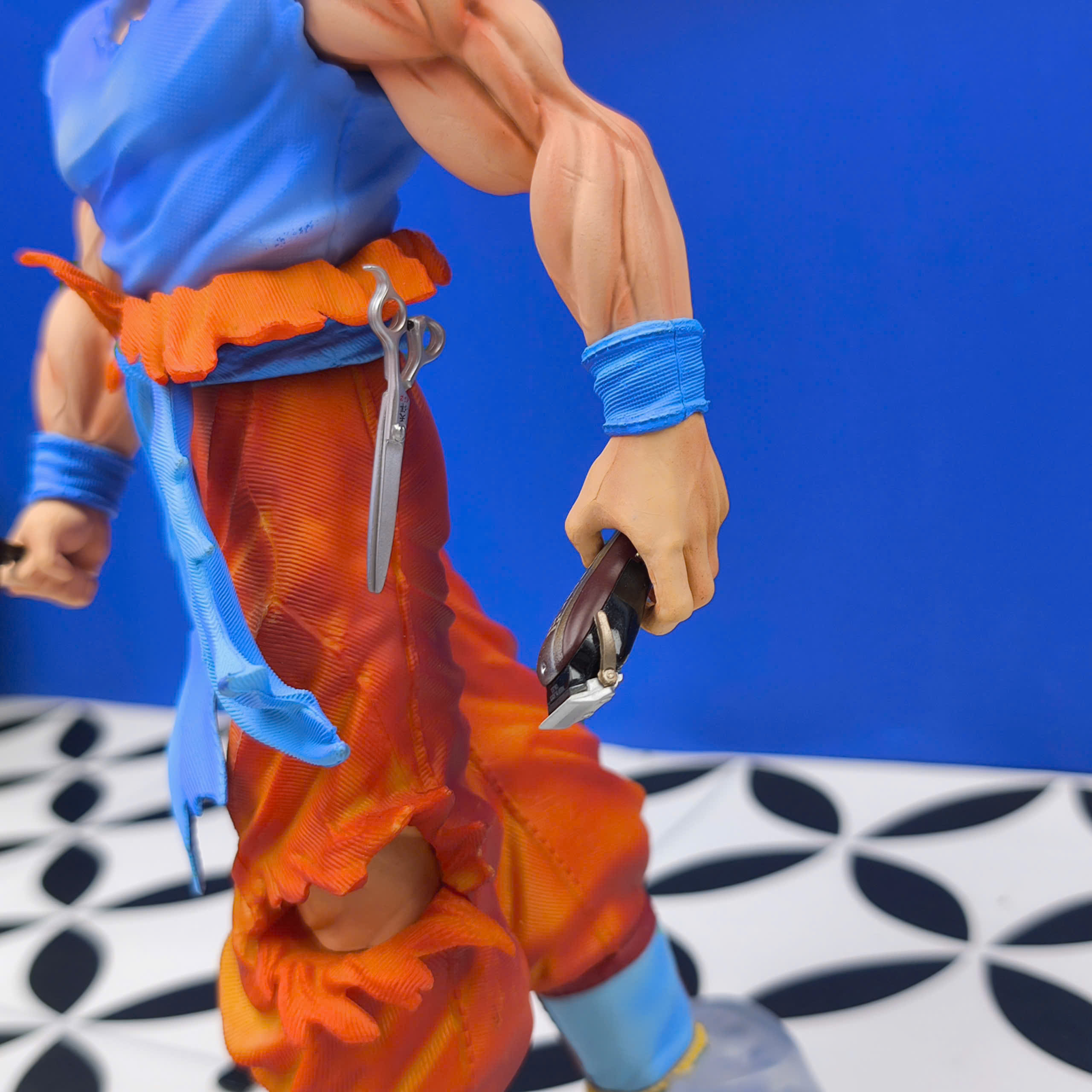Mô Hình Tiệm Tóc Barber Son Goku Super Saiyan Blue Decor Cao 30cm