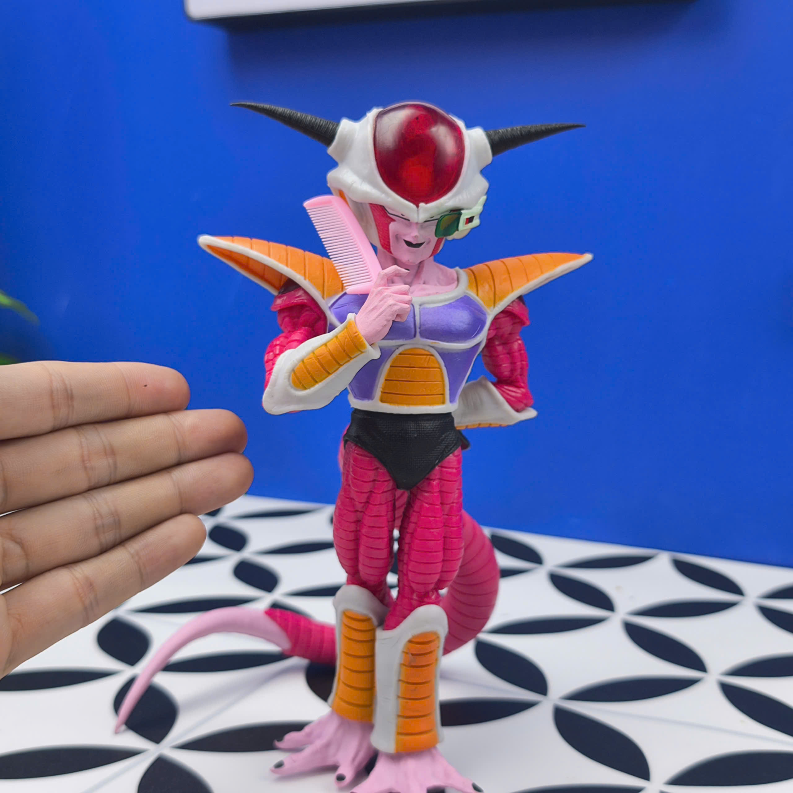 Mô Hình Tiệm Tóc Barber Frieza Cao 21cm