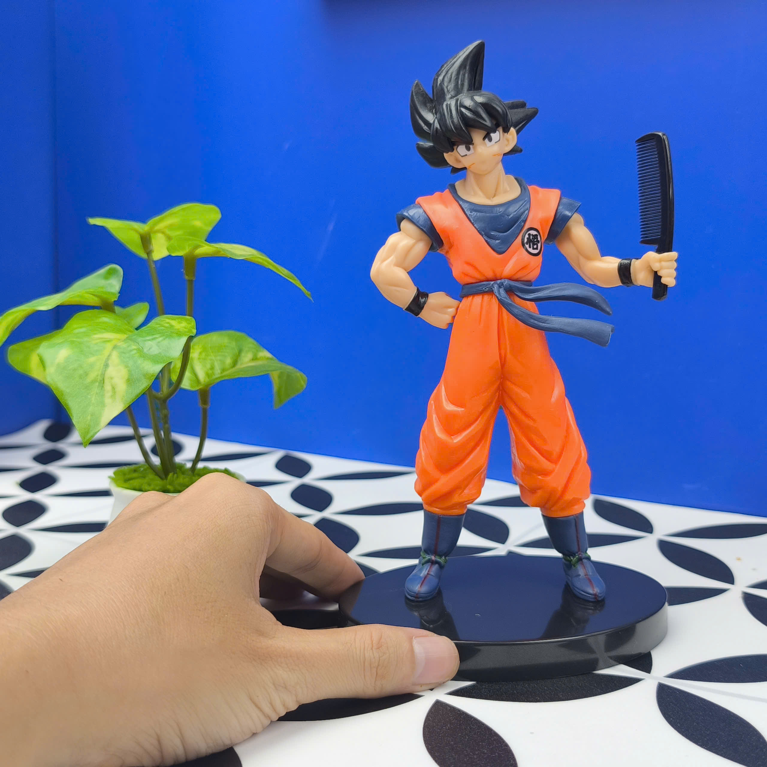 Mô Hình Tiệm Tóc Barber Goku Đồng Phục Cam Cao 17cm