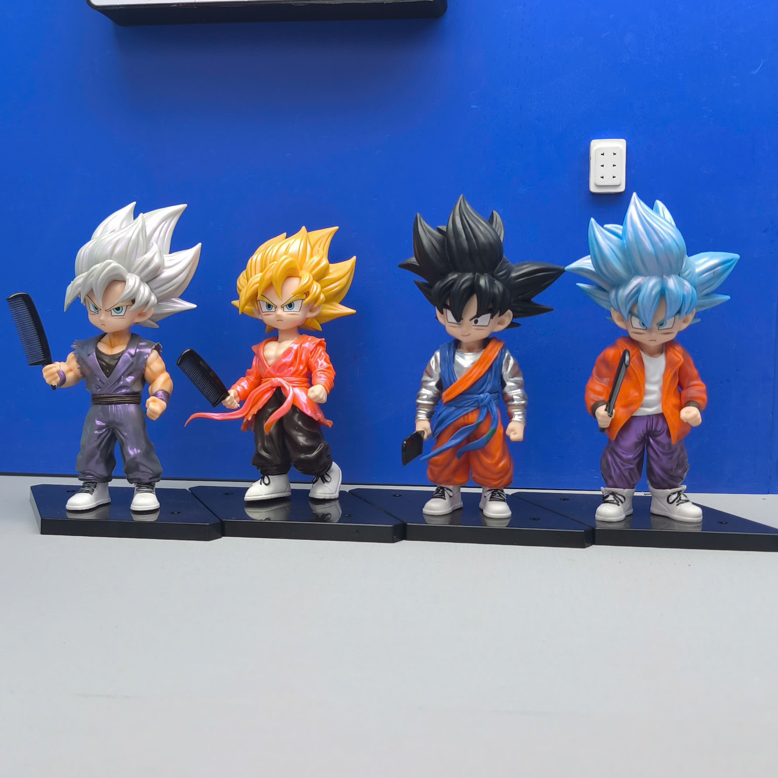 Mô Hình Tiệm Tóc Barber Goku BlockBoy Barber Editions Cao 17cm