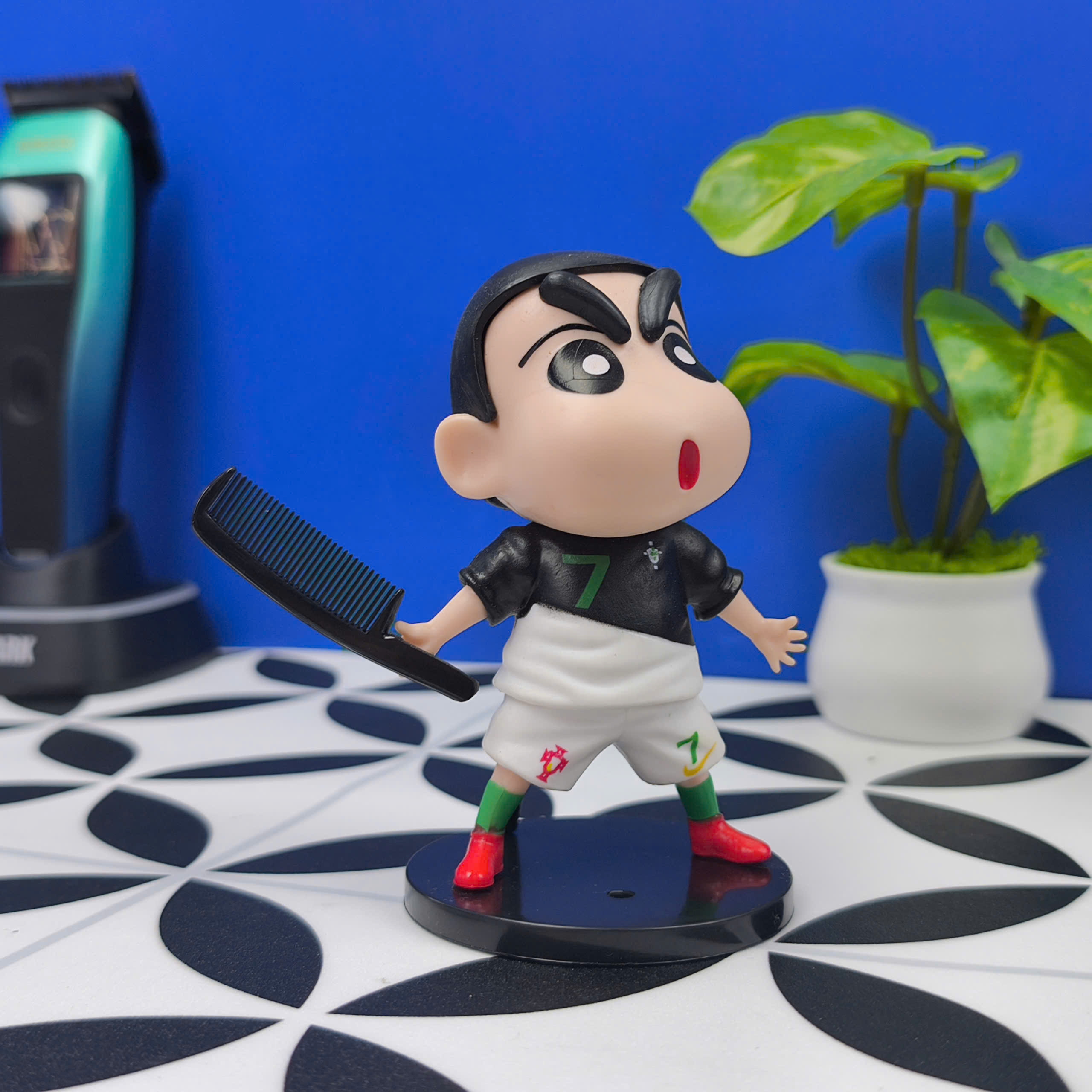 Mô Hình Tiệm Tóc Shin CR7 Barber Đẳng Cấp Sân Cỏ Cao 11cm