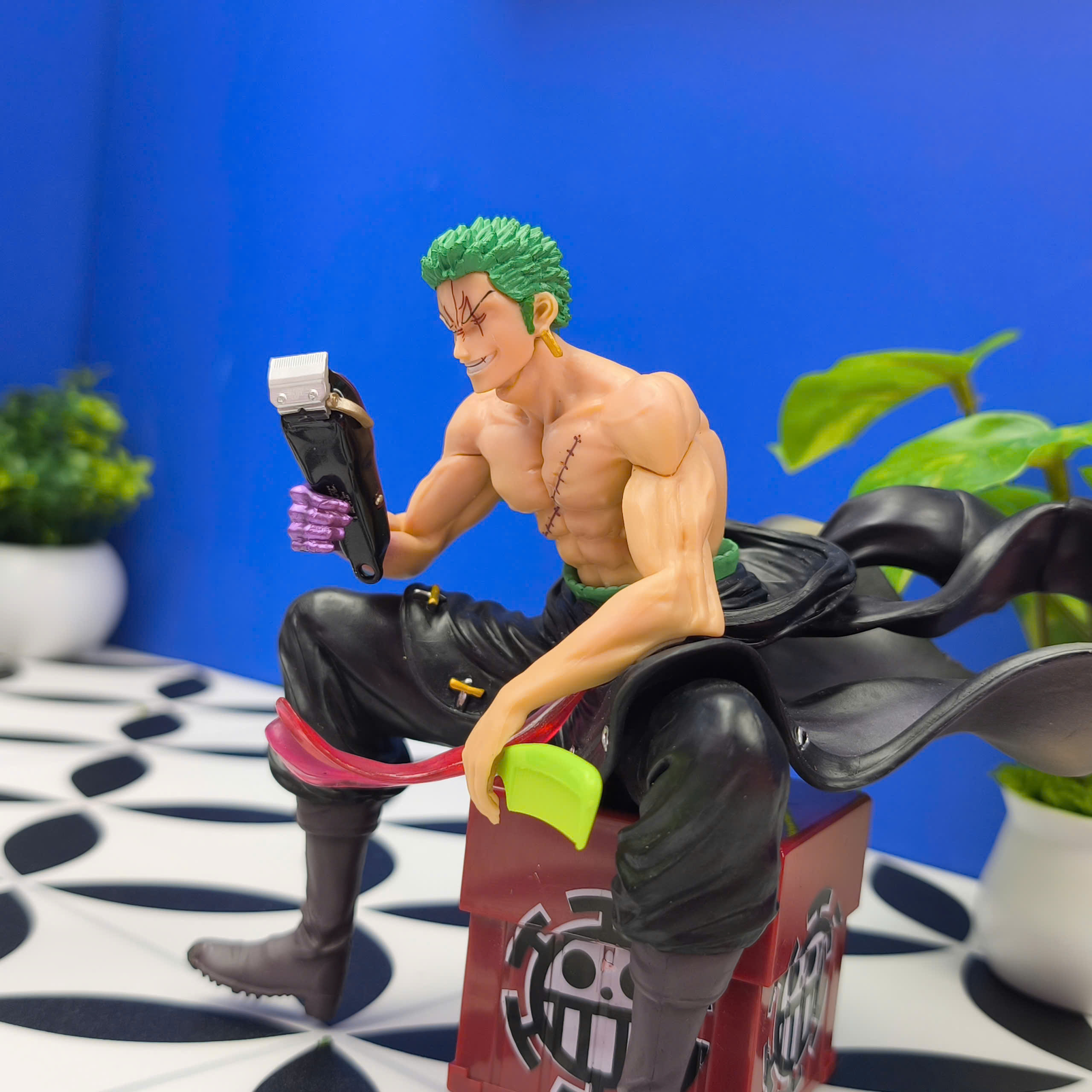 Mô Hình Tiệm Tóc Zoro Barber King Cao 17cm