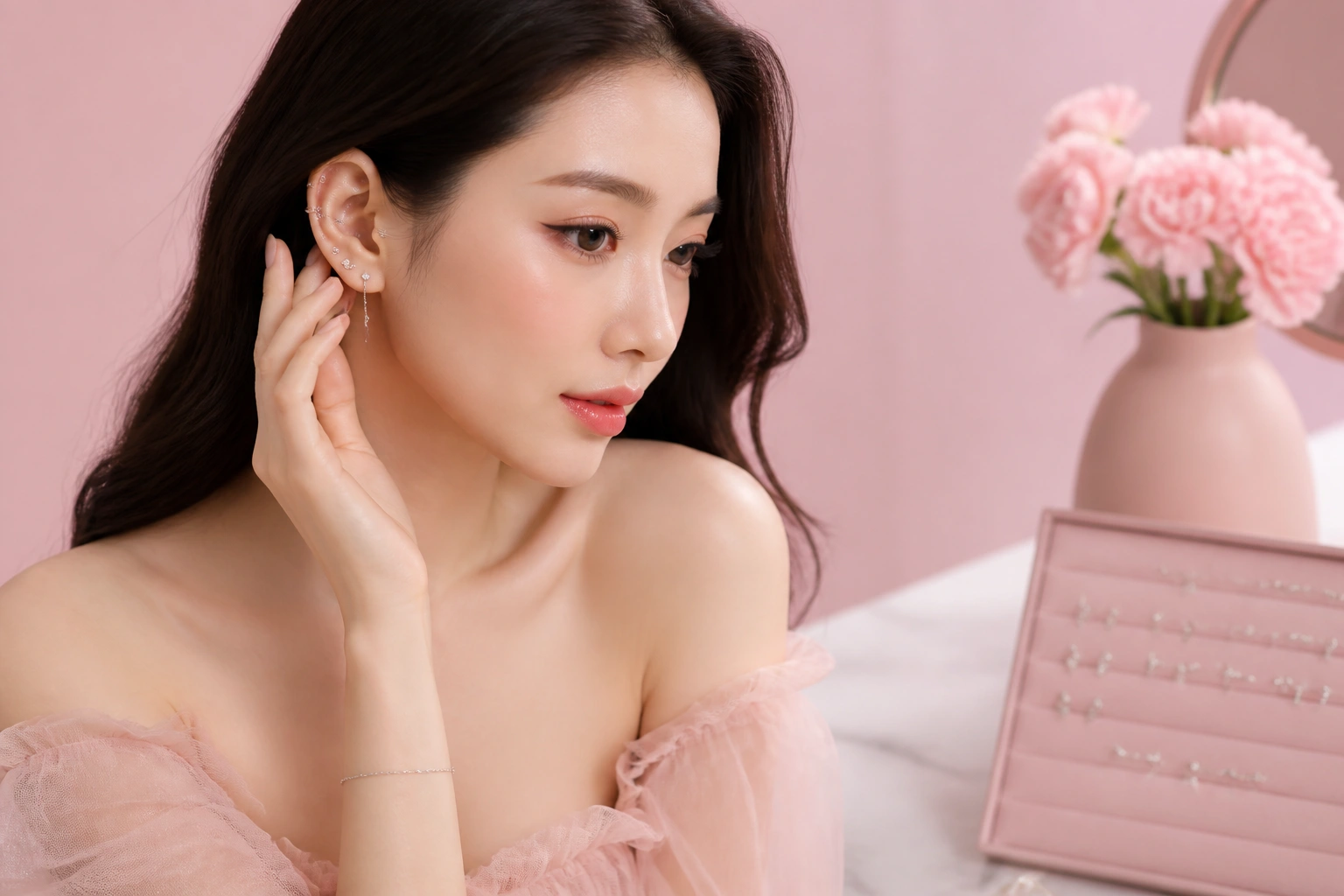 Cận cảnh cách phối khuyên tai đa lớp tinh xảo tại DNJ Silver