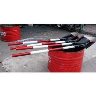 Xẻng chữa cháy sơn trắng đỏ