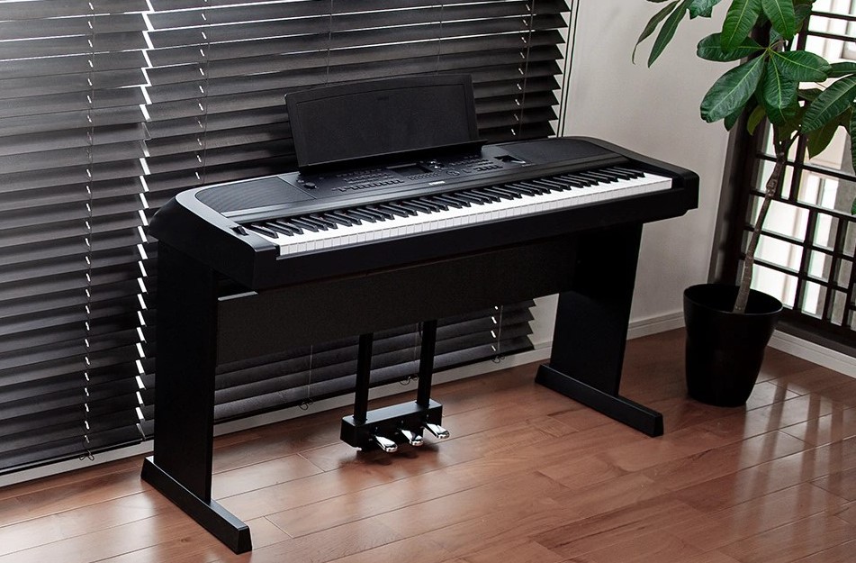 Mới, chính hãng- Đàn Piano điện YAMAHA DGX-670 có tiết tấu