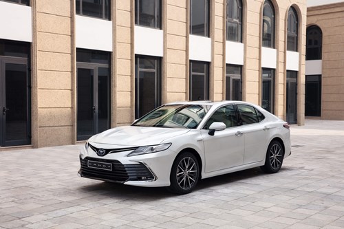 TOYOTA CAMRY 