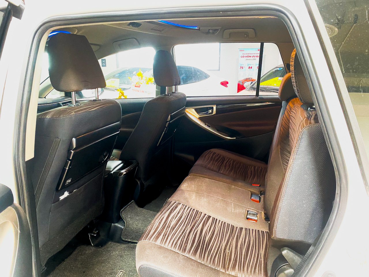 TOYOTA INNOVA VENTUNER