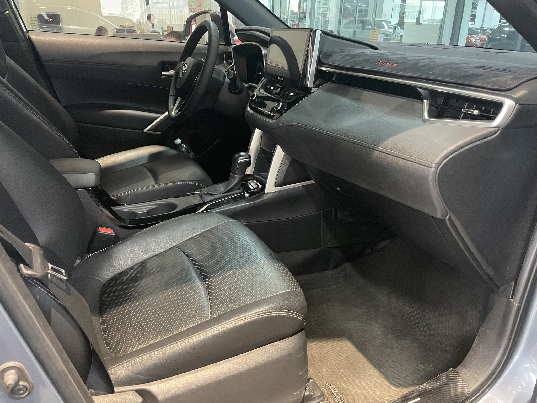 TOYOTA COROLLA CROSS HYBRID