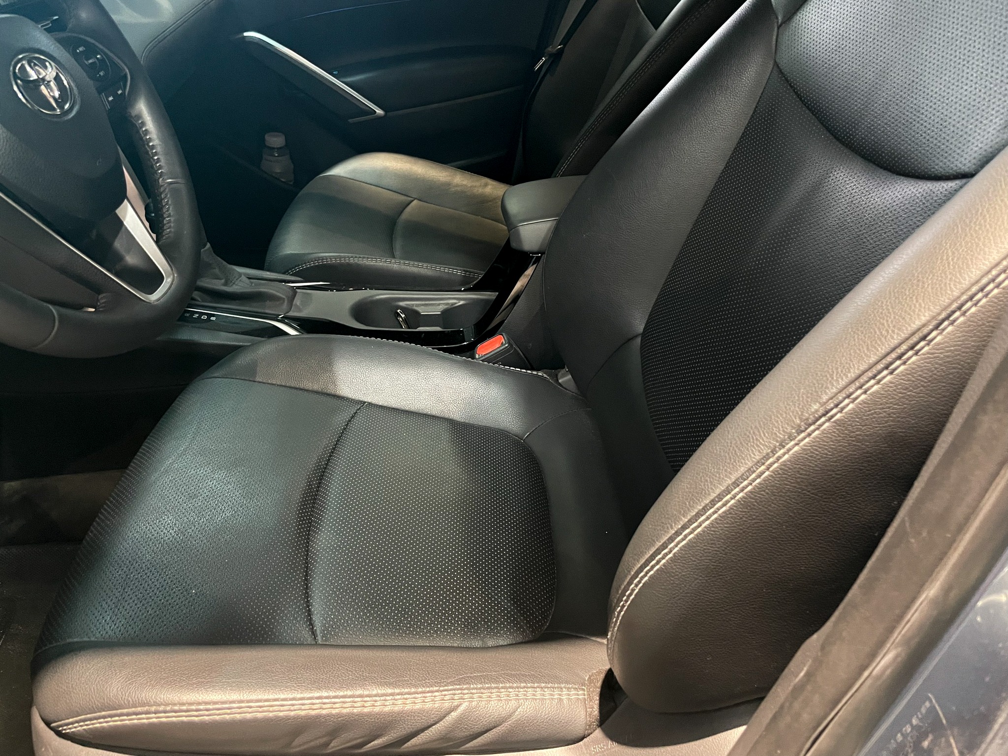 TOYOTA COROLLA CROSS HYBRID