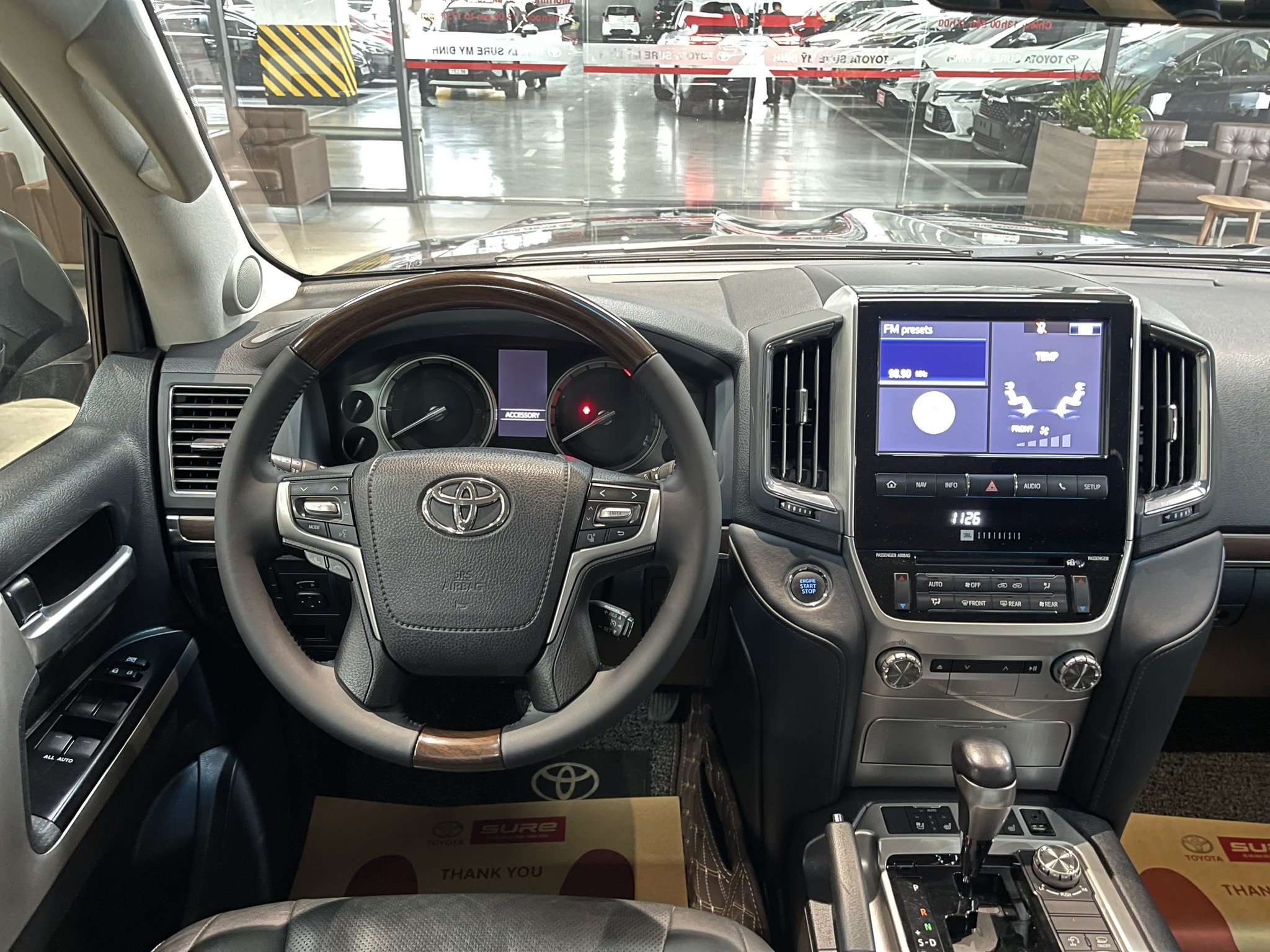 TOYOTA LAND CRUISER VX 4.6 V8