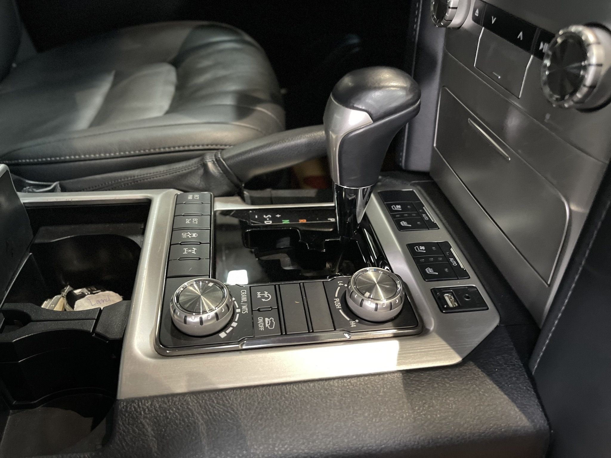 TOYOTA LAND CRUISER VX 4.6 V8