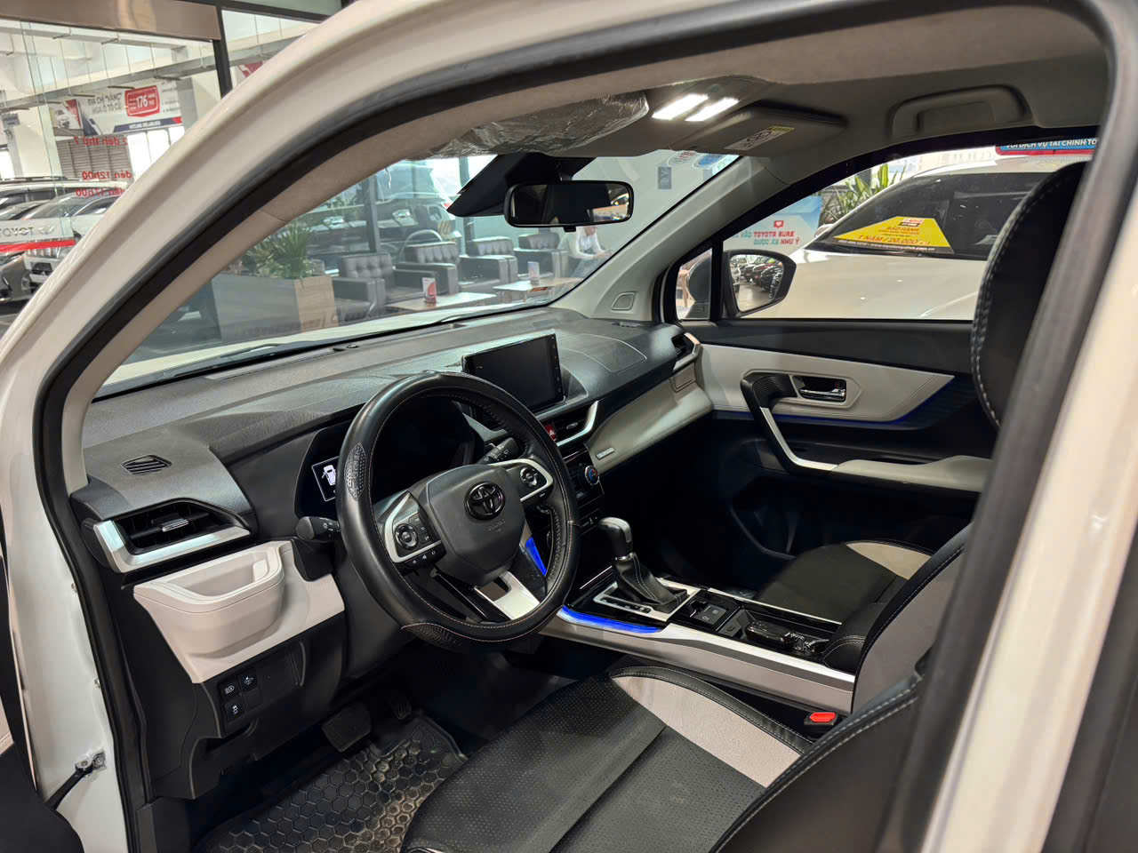 TOYOTA VELOZ CROSS TOP