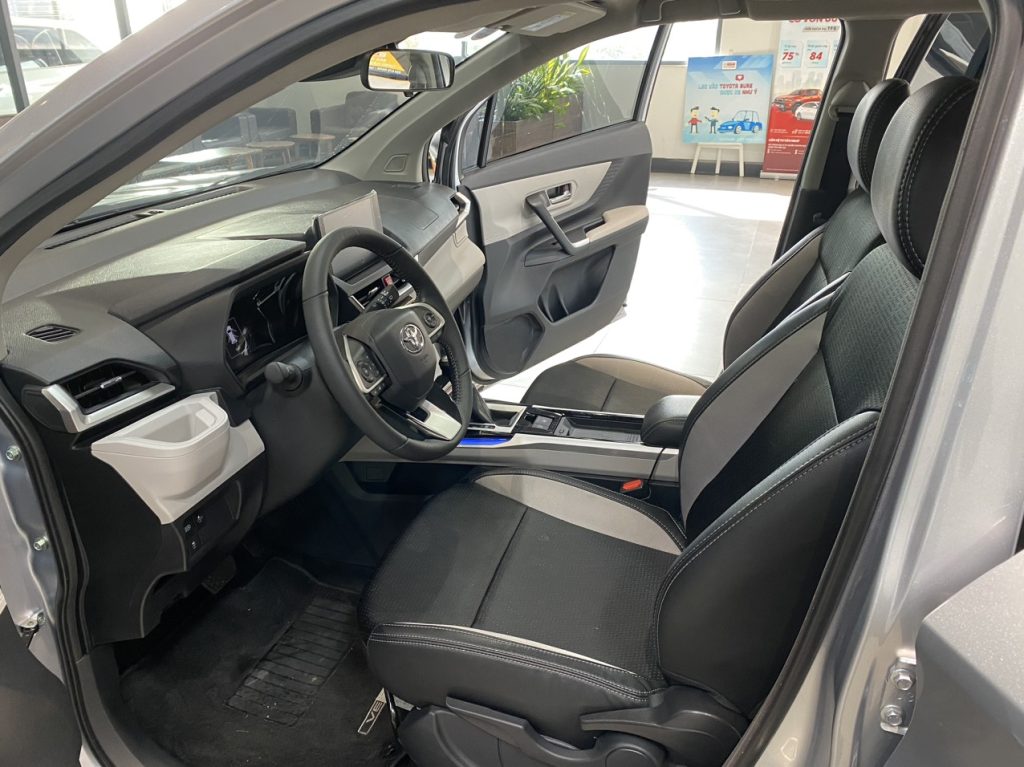 TOYOTA VELOZ CROSS TOP