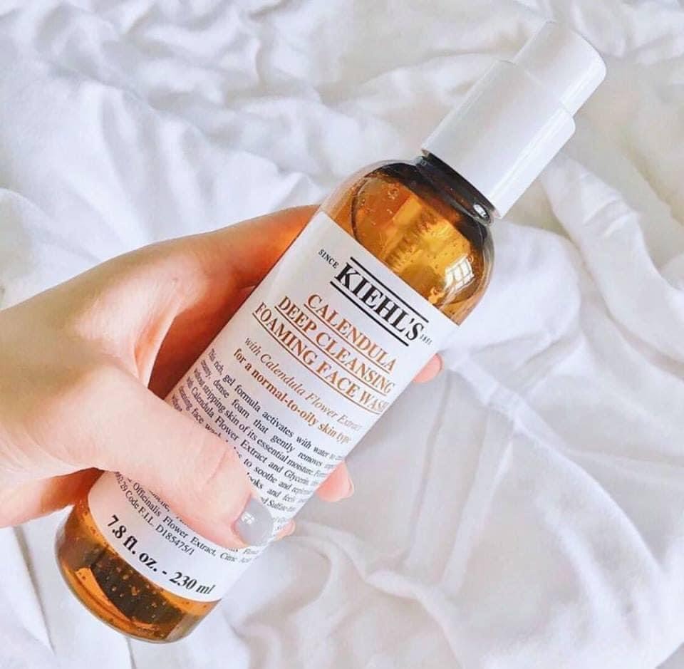 Sữa rửa mặt hoa cúc Kiehls 230ml