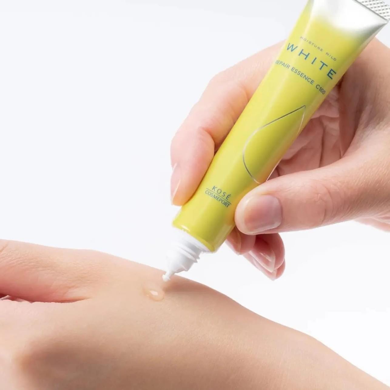 Serum Moischtua Mild White Repair Essence C100