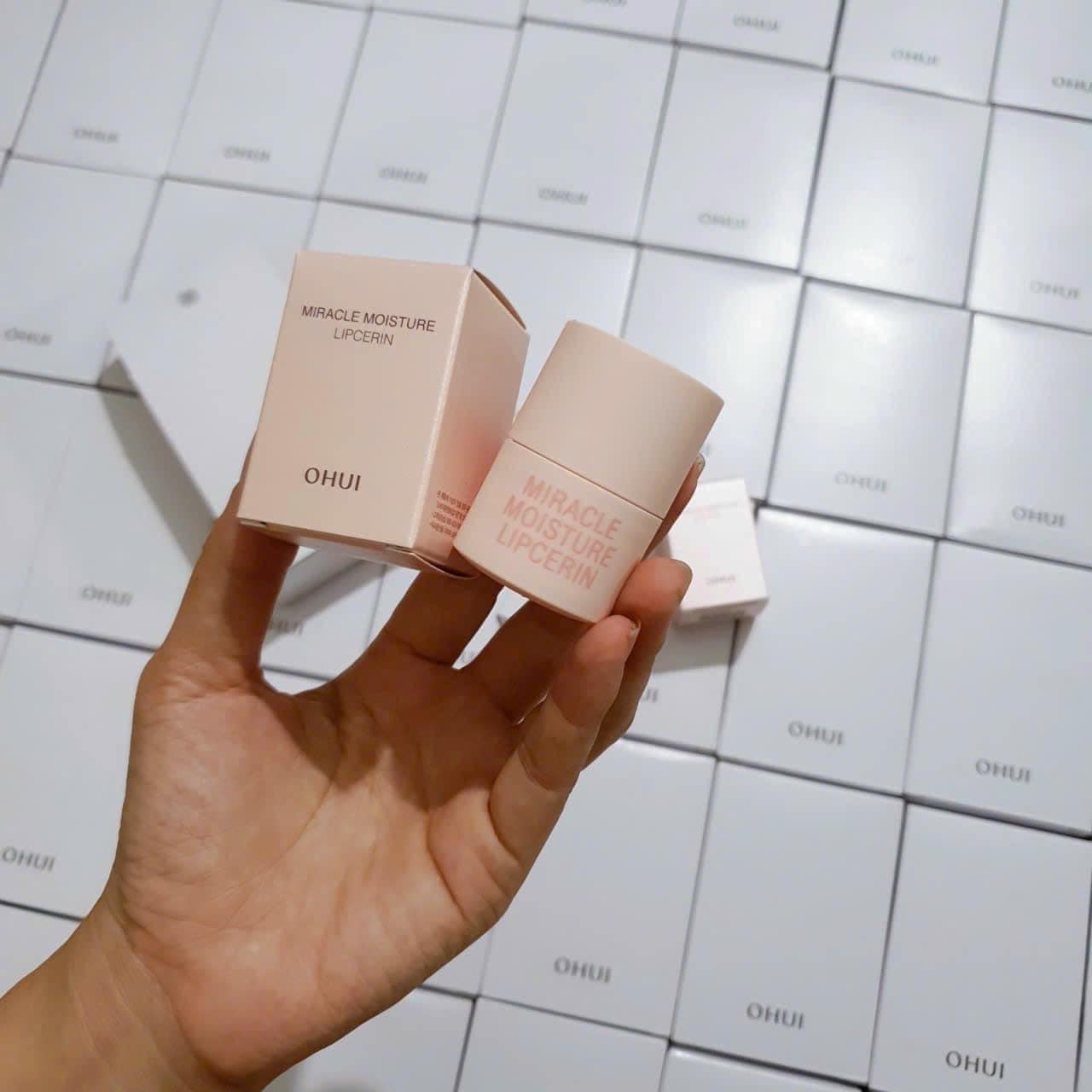 Dưỡng ủ môi 𝗢𝗛𝗨𝗜 𝗠𝗜𝗥𝗔𝗖𝗟𝗘 𝗠𝗢𝗜𝗦𝗧𝗨𝗥𝗘 𝗟𝗜𝗣𝗖𝗘𝗥𝗜𝗡 15ml