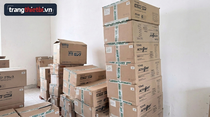 Lô hàng Găng tay bảo hộ công nghiệp Towa ActivGrip bọc trong màng PE trên pallet tại trangthietbi.vn