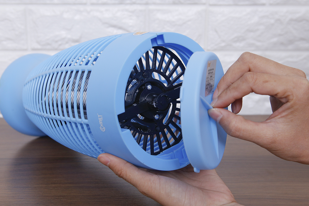 Đèn diệt muỗi đa năng Comet CM.069