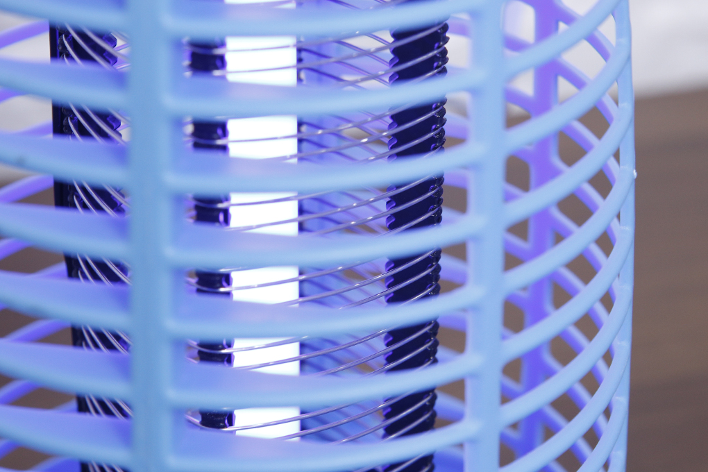 Đèn diệt muỗi đa năng Comet CM.069