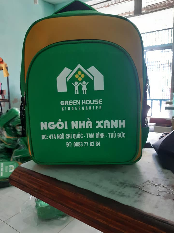 Quy trình in thêu logo sắc nét trên balo túi xách tại xưởng Thái Nguyên