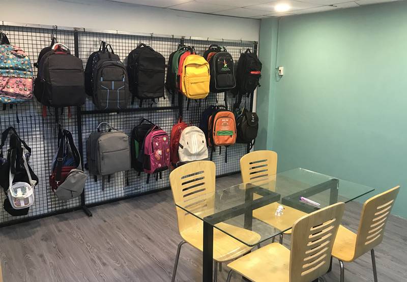 Mẫu balo học sinh đồng phục in logo trường học được sản xuất tại Thái Nguyên