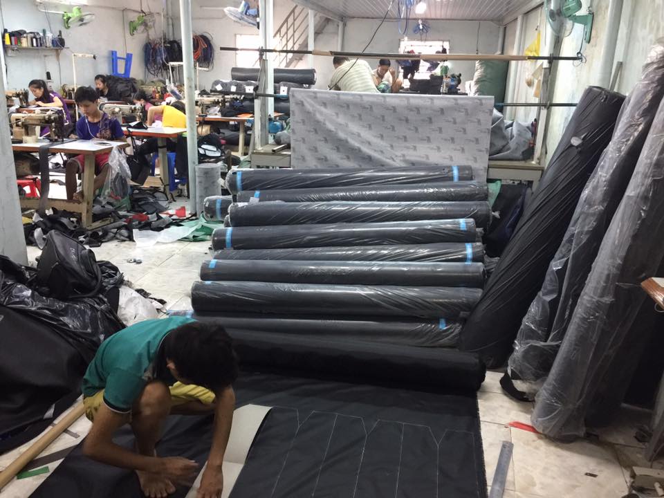 Cận cảnh xưởng balo may theo yêu cầu tại Bắc Ninh