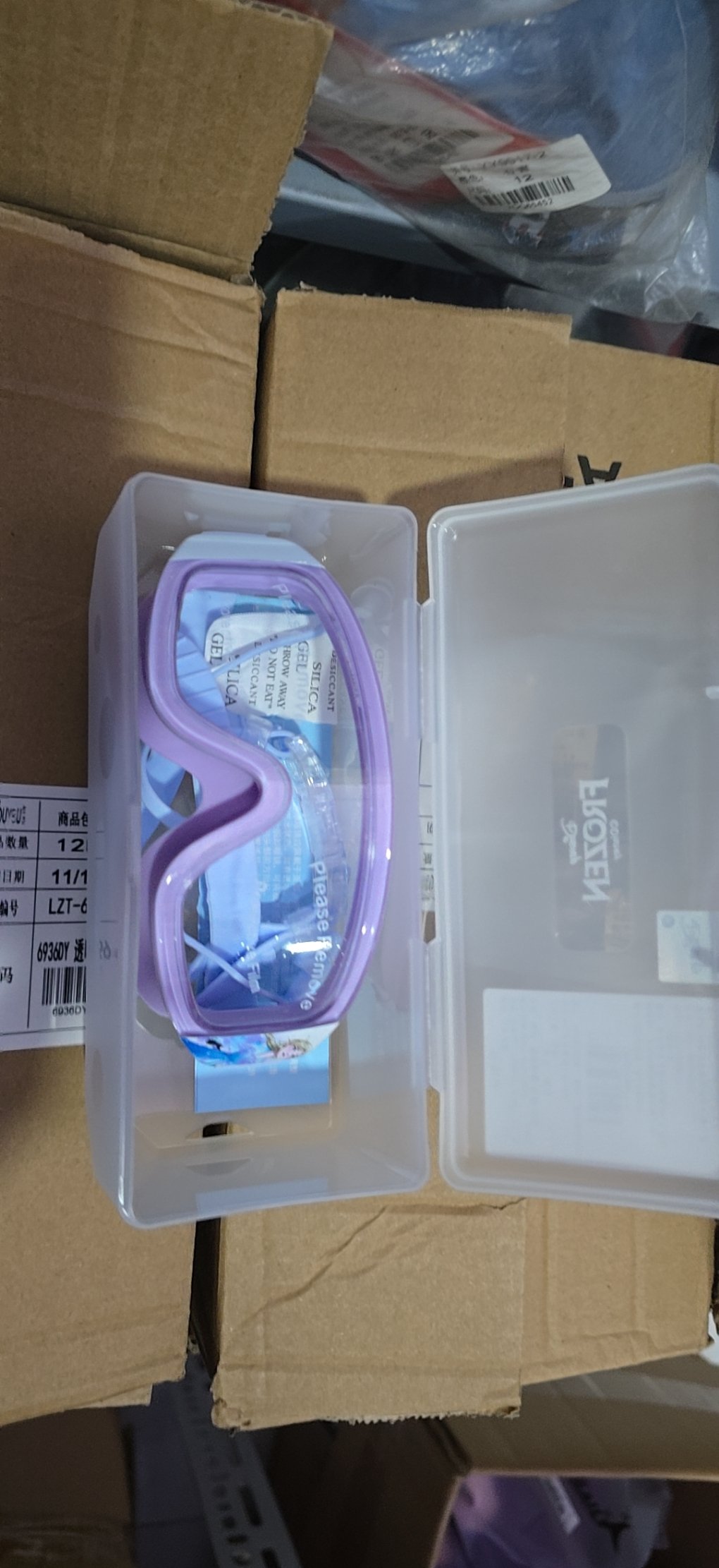 Kính bơi góc nhìn rộng hoạ tiết Elsa Marvel phù hợp cho bé gái và trai từ 18kg trở lên