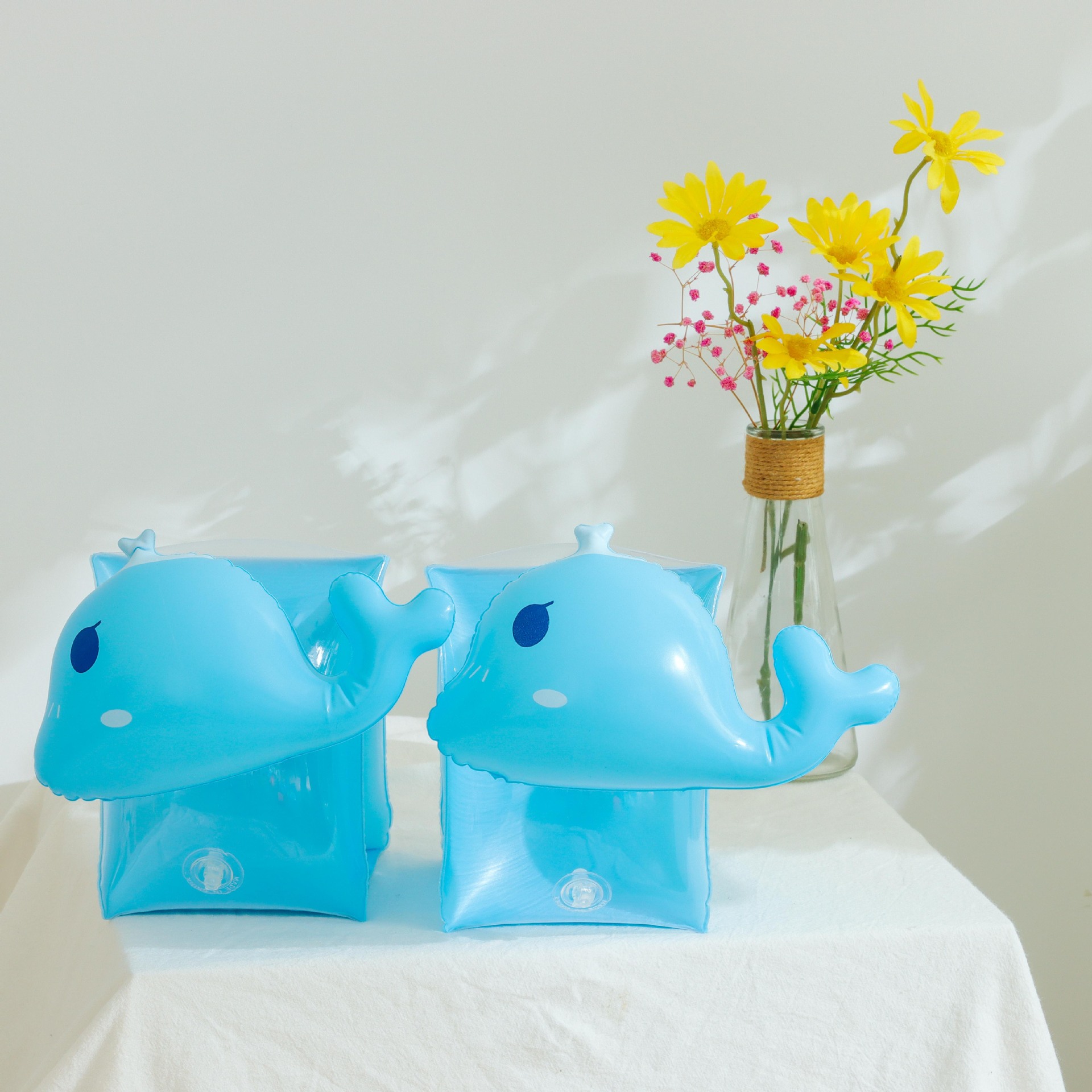 Phao xỏ tay cho bé yêu hình các con thú