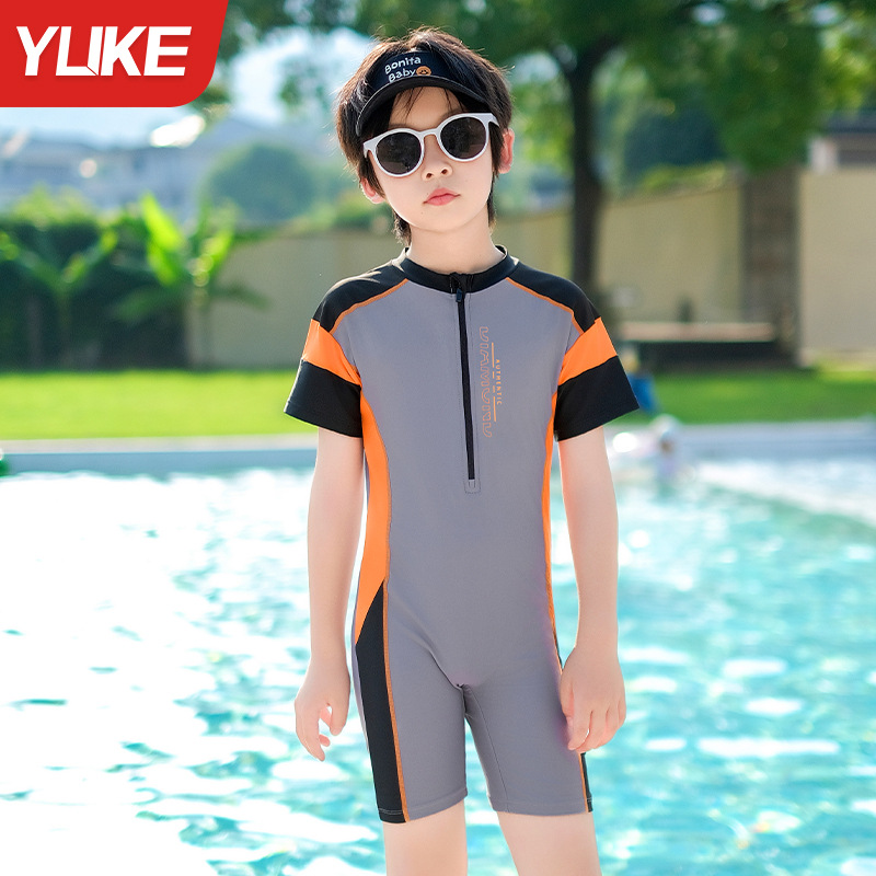 Đồ bơi bé trai liền thân tay ngắn quần ngắn hiệu YUKE- 3 sắc màu năng động cho bé trai từ 15 đến 38kg