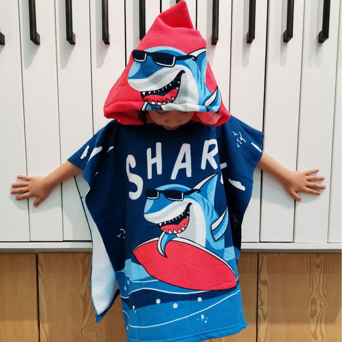 Khăn choàng tắm đi biển chống lạnh cho bé khi lên bờ kích thước 60*120cm