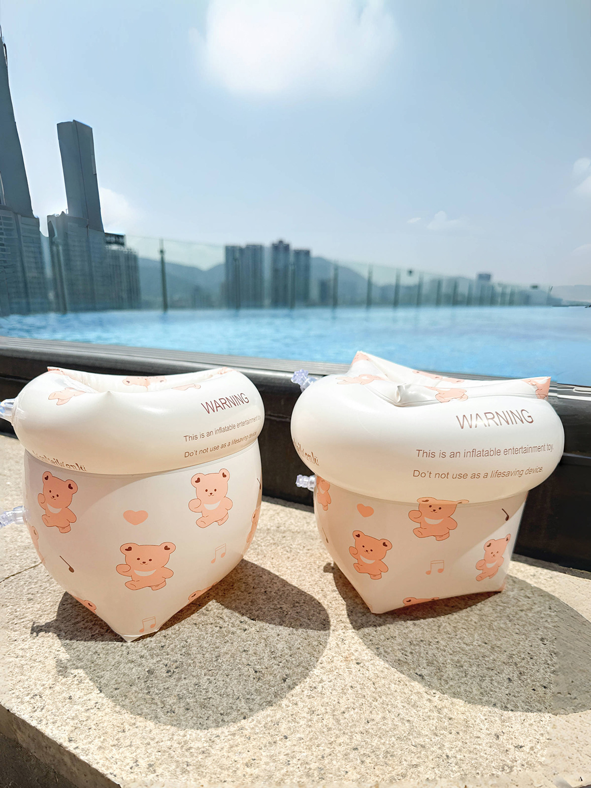 Phao xỏ tay dạng tròn lăn tiện lợi, dễ dàng sử dụng màu sắc hoạt hình đáng yêu cho bé