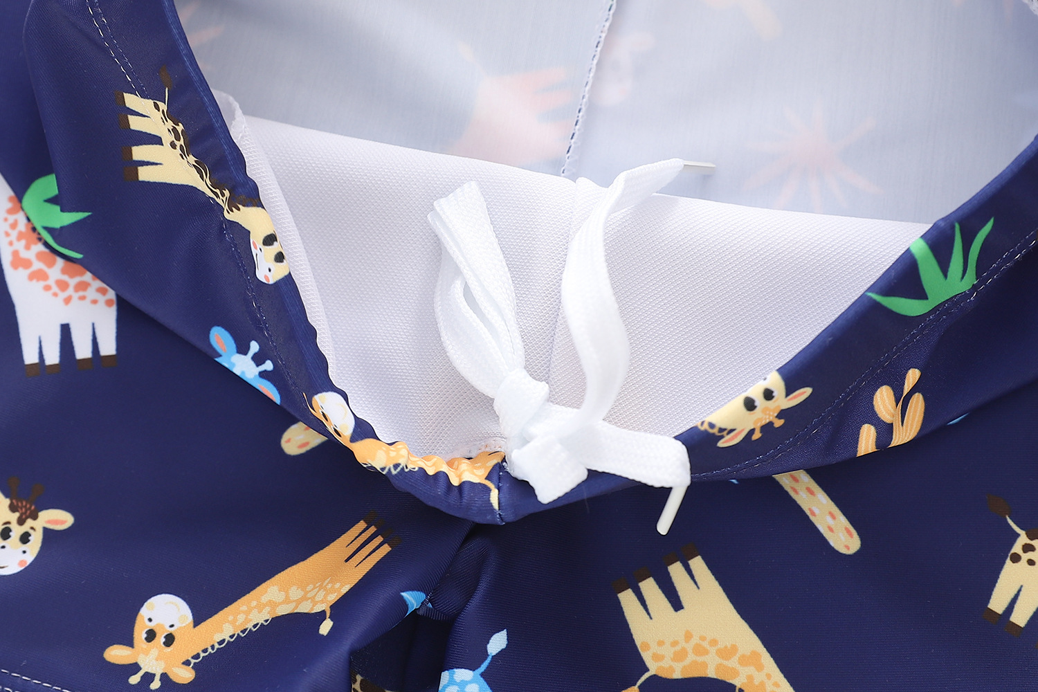 Đồ bơi bé trai tay ngắn quần ngắn họa tiết hươu cao cổ tặng kèm nón bơi đáng yêu size từ 6-24kg