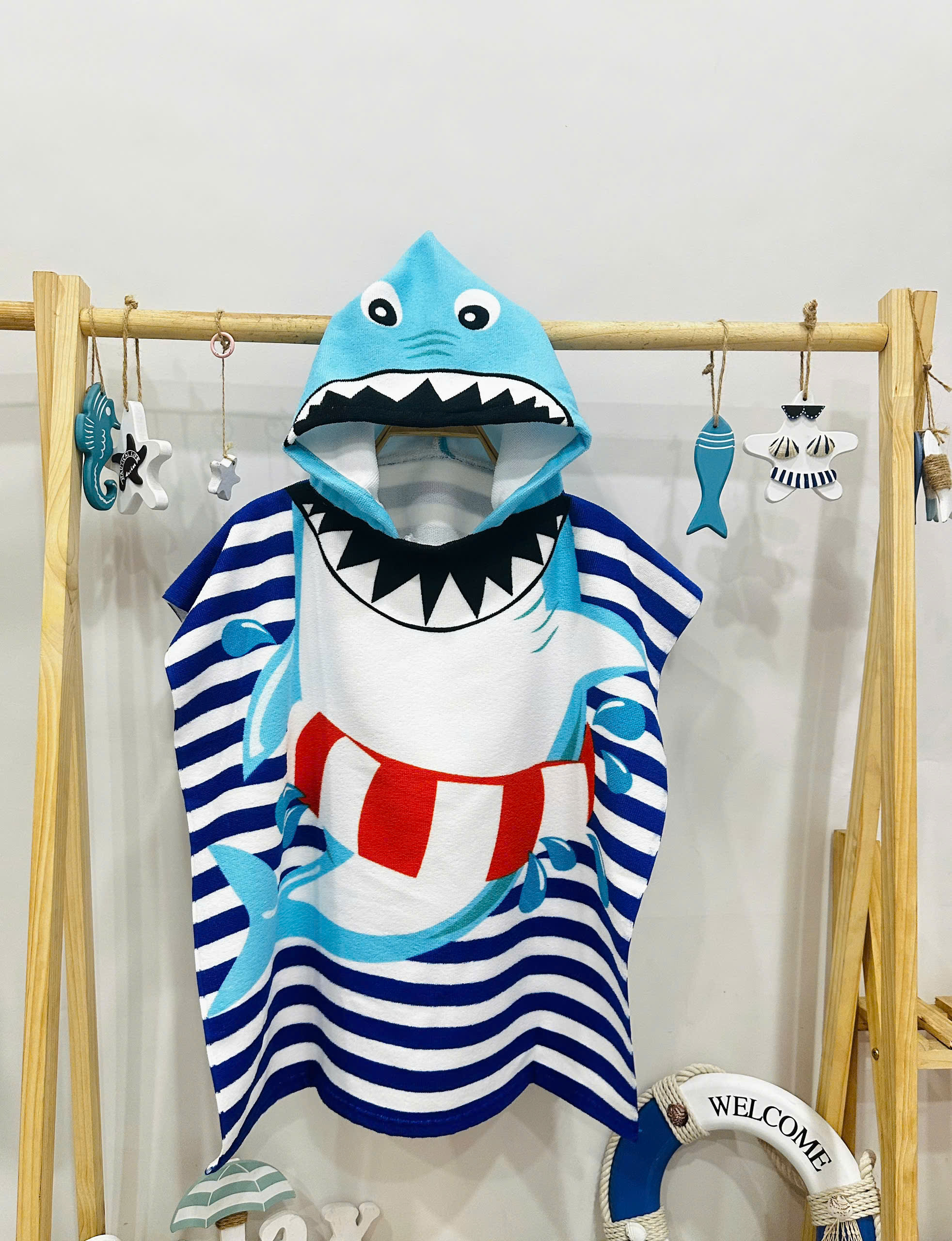 Khăn choàng tắm đi biển chống lạnh cho bé khi lên bờ kích thước 60*120cm