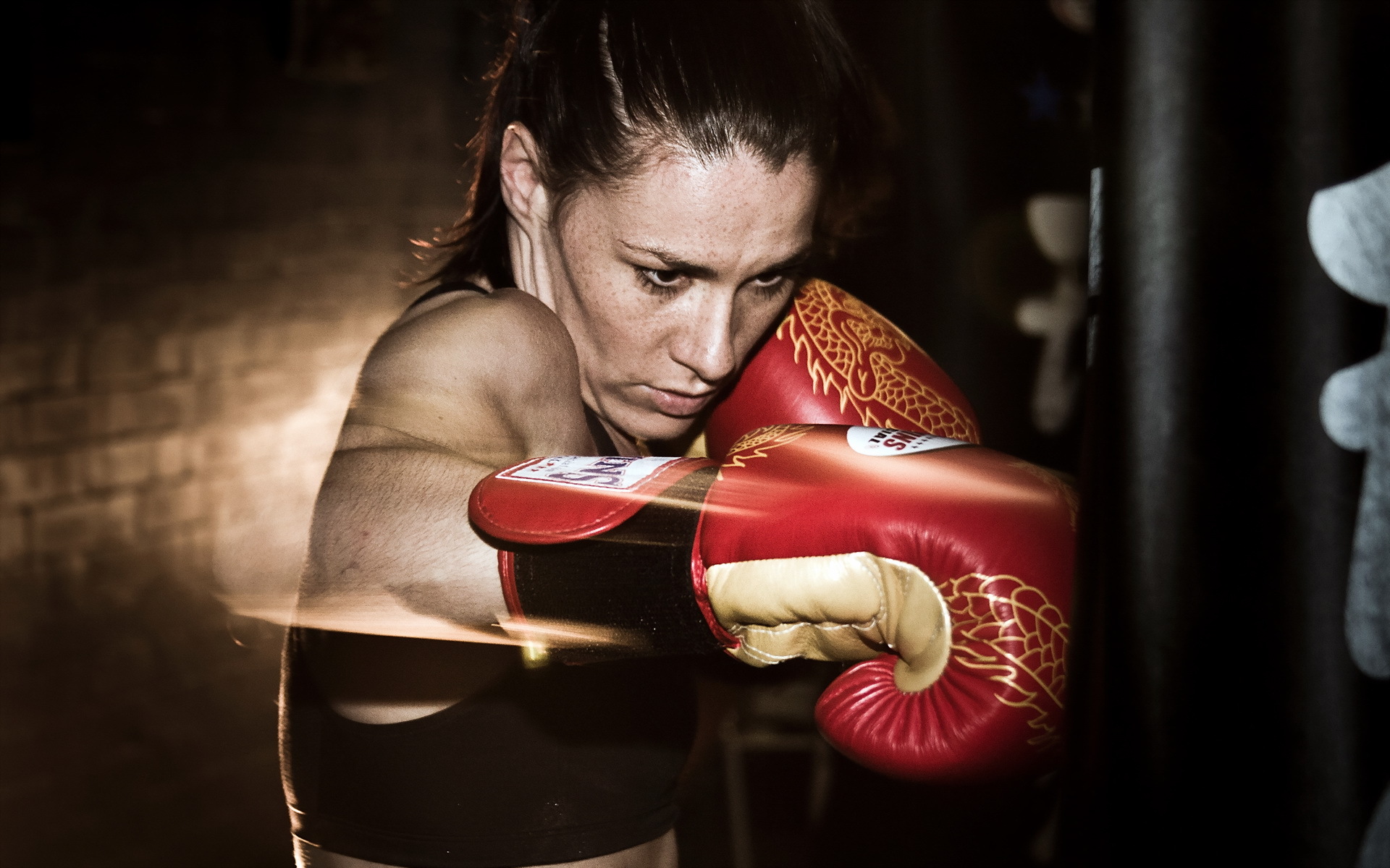 mua-bao-dam-boxing-tap-vo-o-dau