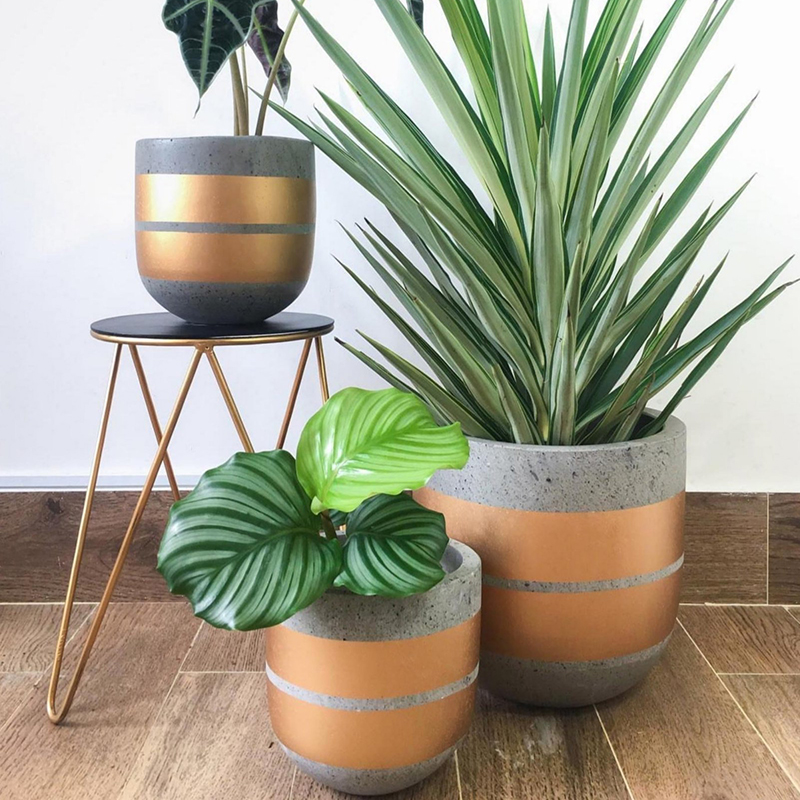 CONCRETE POTS AND PLANTERS