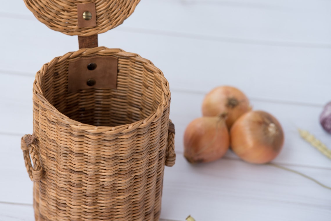 Rattan basket for onions potatoe and garlic 05