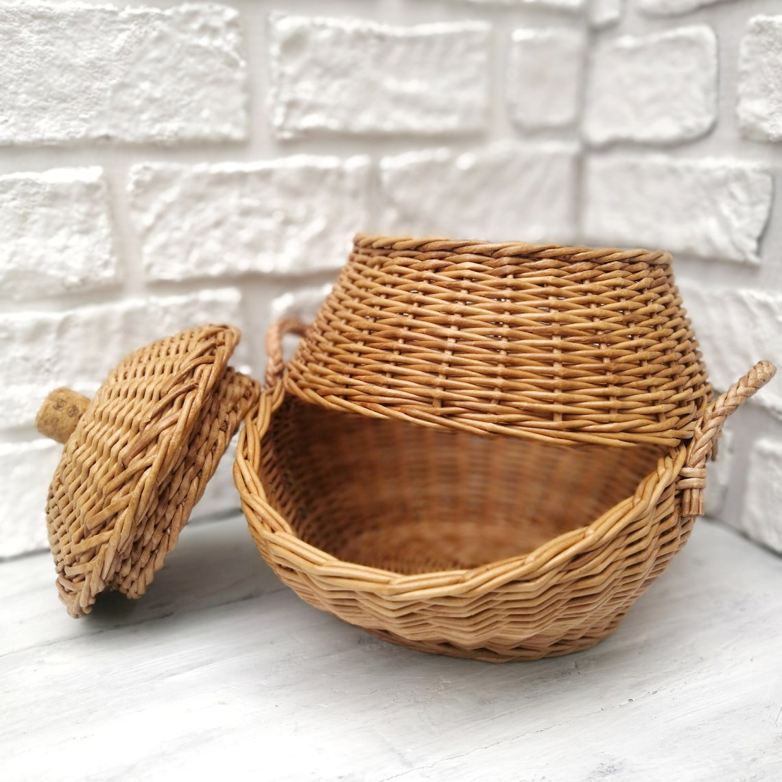 Rattan basket for onions potatoe and garlic 04