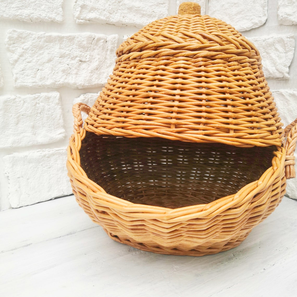 Rattan basket for onions potatoe and garlic 04