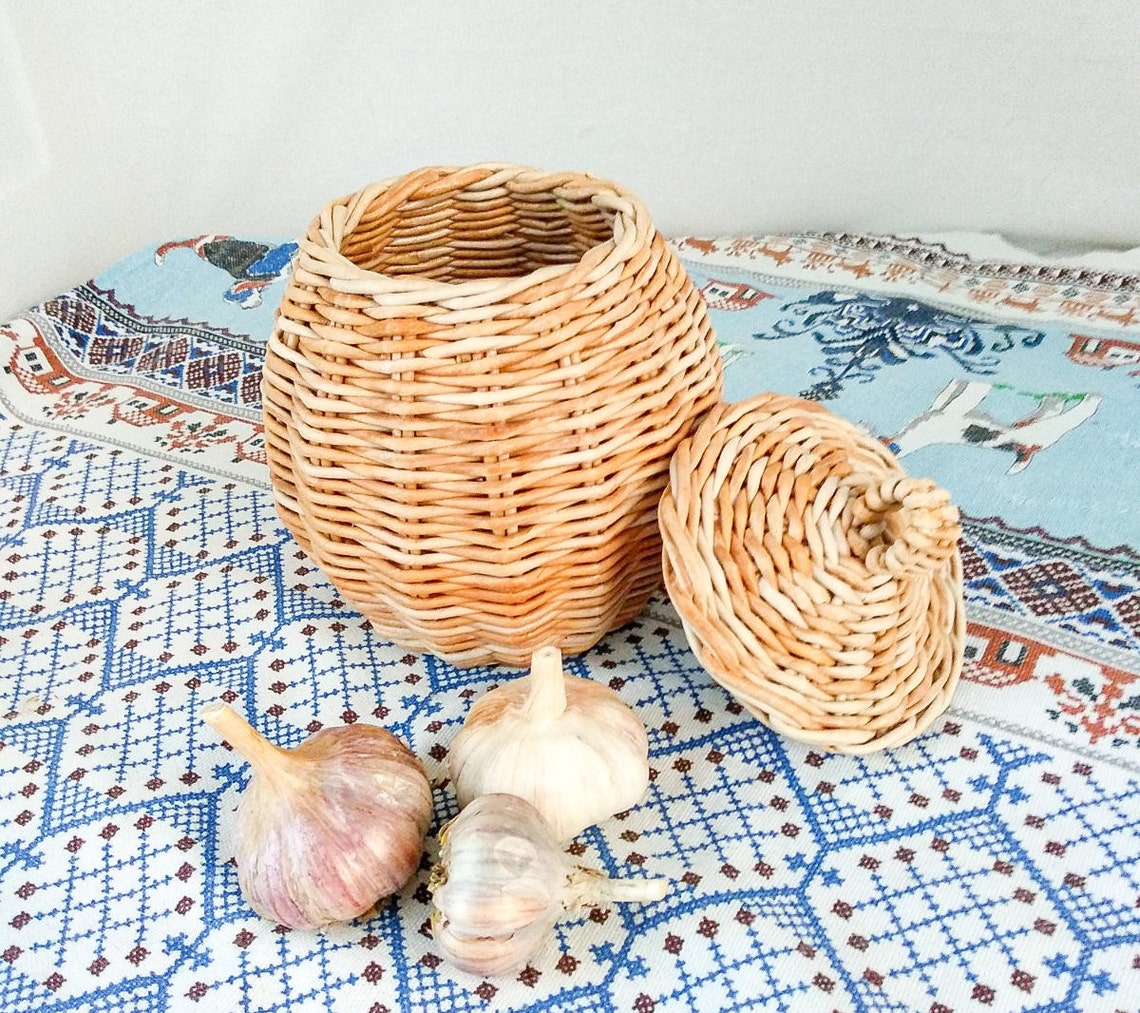 Rattan basket for onions potatoe and garlic 18