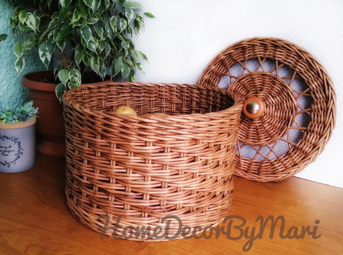 Rattan basket for onions potatoe and garlic 08