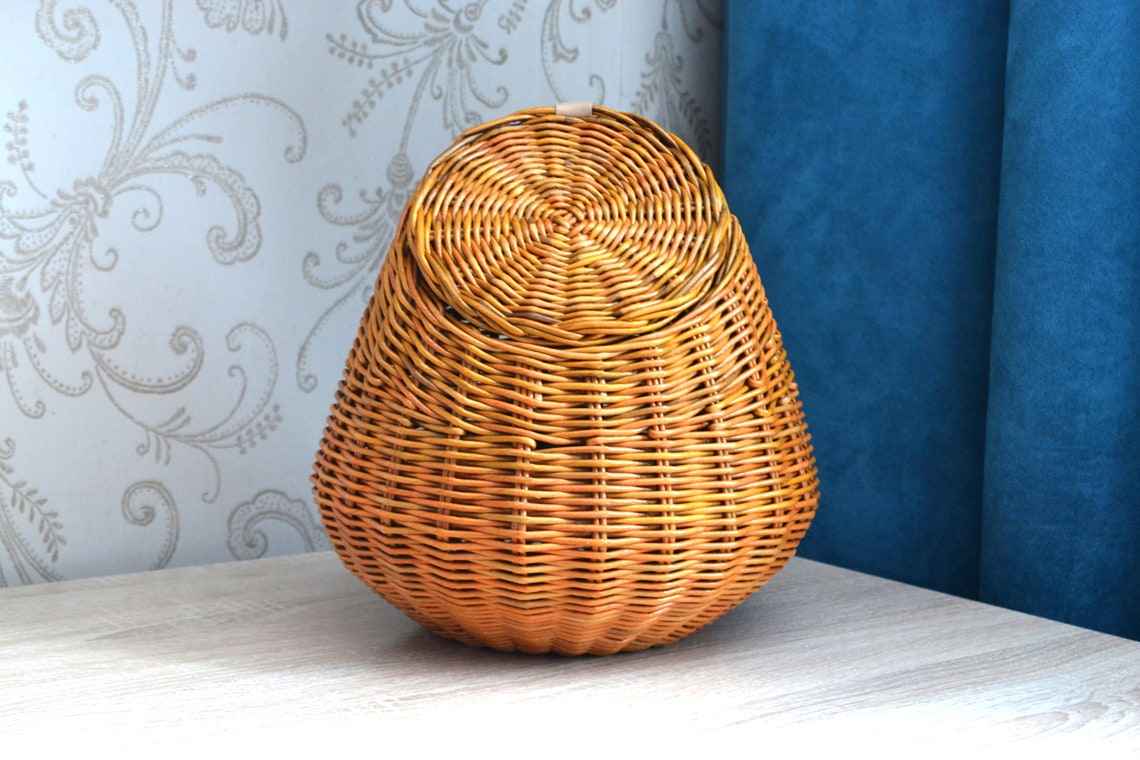 Rattan basket for onions potatoe and garlic 20