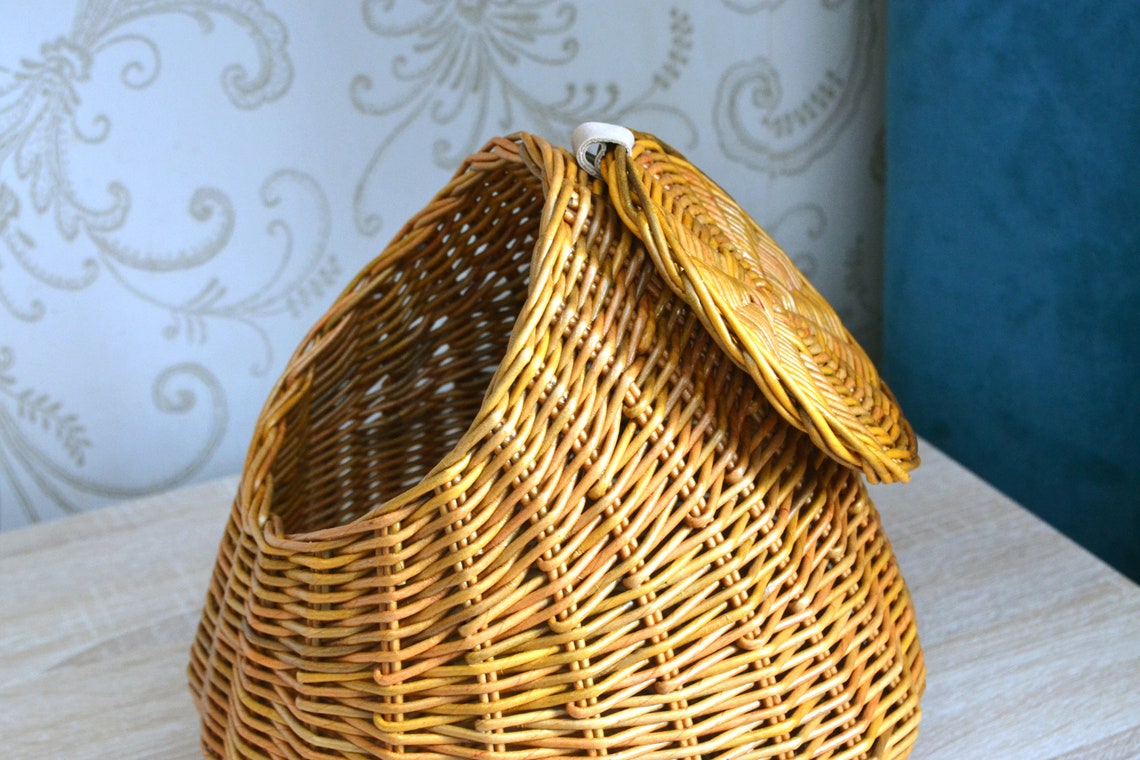 Rattan basket for onions potatoe and garlic 20