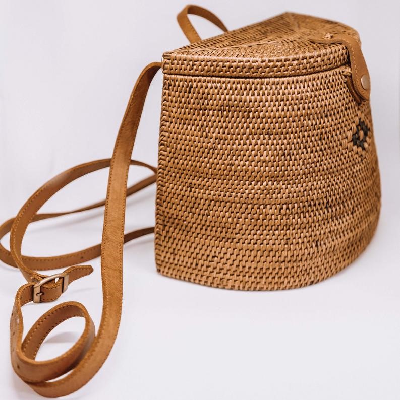 2020 New arrivals Vietnam Natural brown Rattan Women backpack Leather Strap handmade Summer Fashion Straw beach Travelling bag