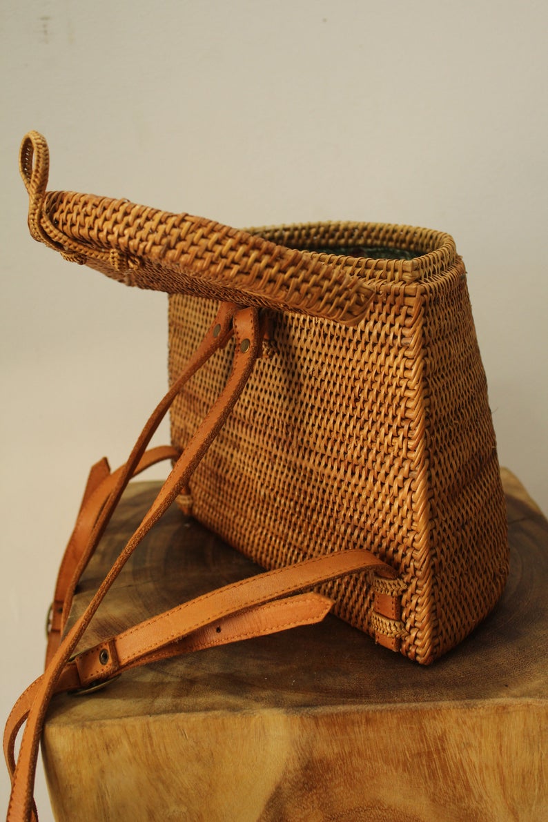 2020 New arrivals Vietnam Natural brown Rattan Women backpack Leather Strap handmade Summer Fashion Straw beach Travelling bag