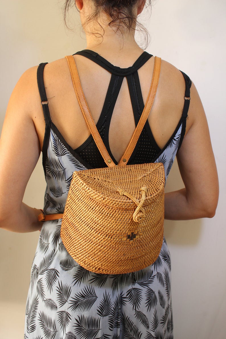 2020 New arrivals Vietnam Natural brown Rattan Women backpack Leather Strap handmade Summer Fashion Straw beach Travelling bag