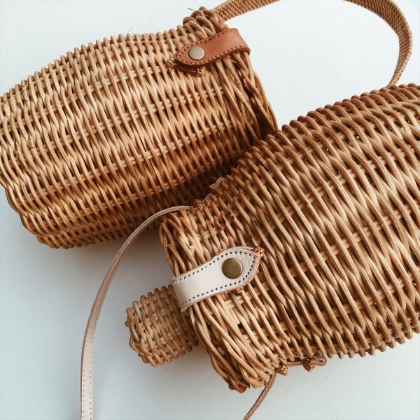 New Trending Fashion 2020 Beauty Women Rattan Handmade Straw Wicker handbags with Round Lid and Handles