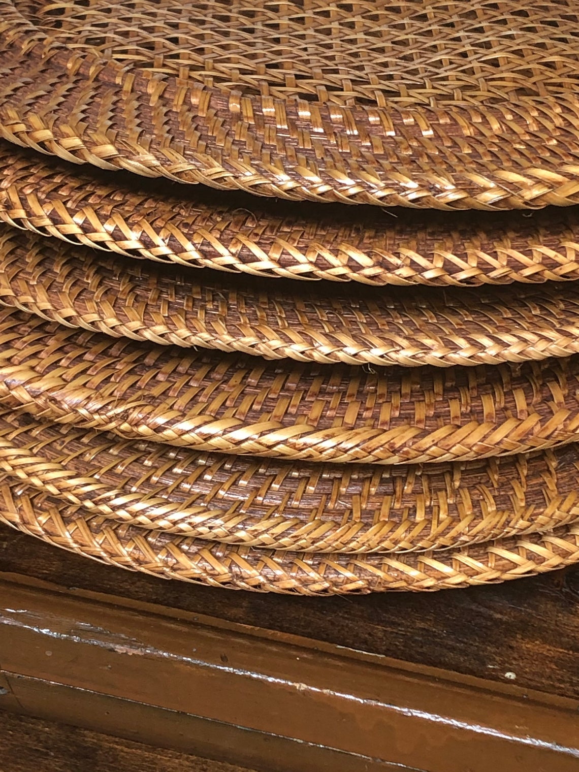 Round Woven Wicker Rattan Placemat 13 In. perfect for modern decoration
