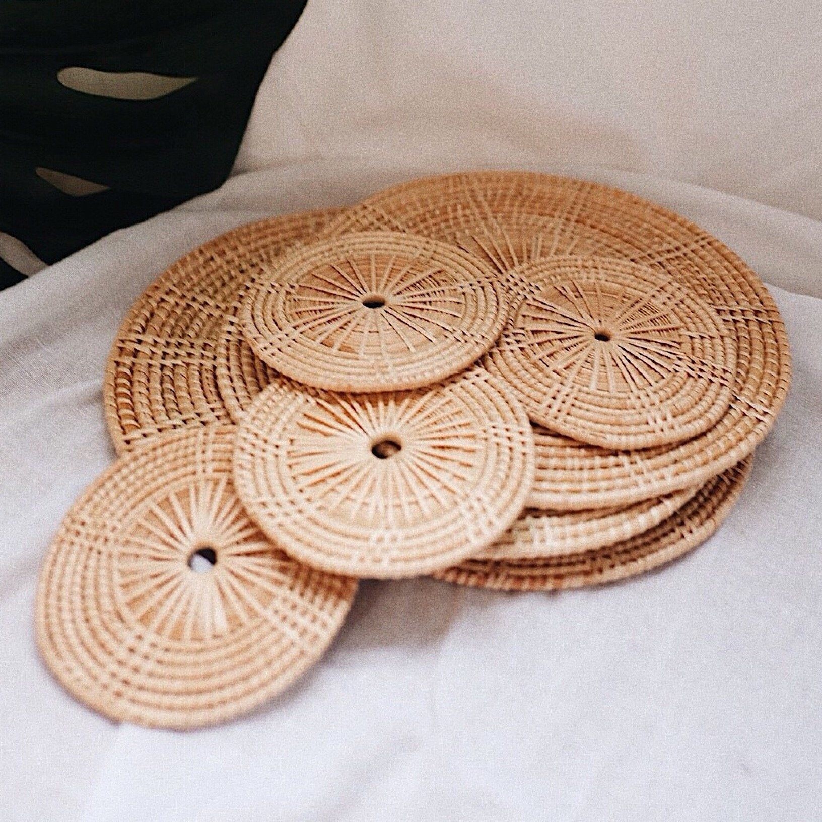 Eco-friendly Rattan Round Mats Wicker Woven Place mat for Table Decor Set of 6 packs